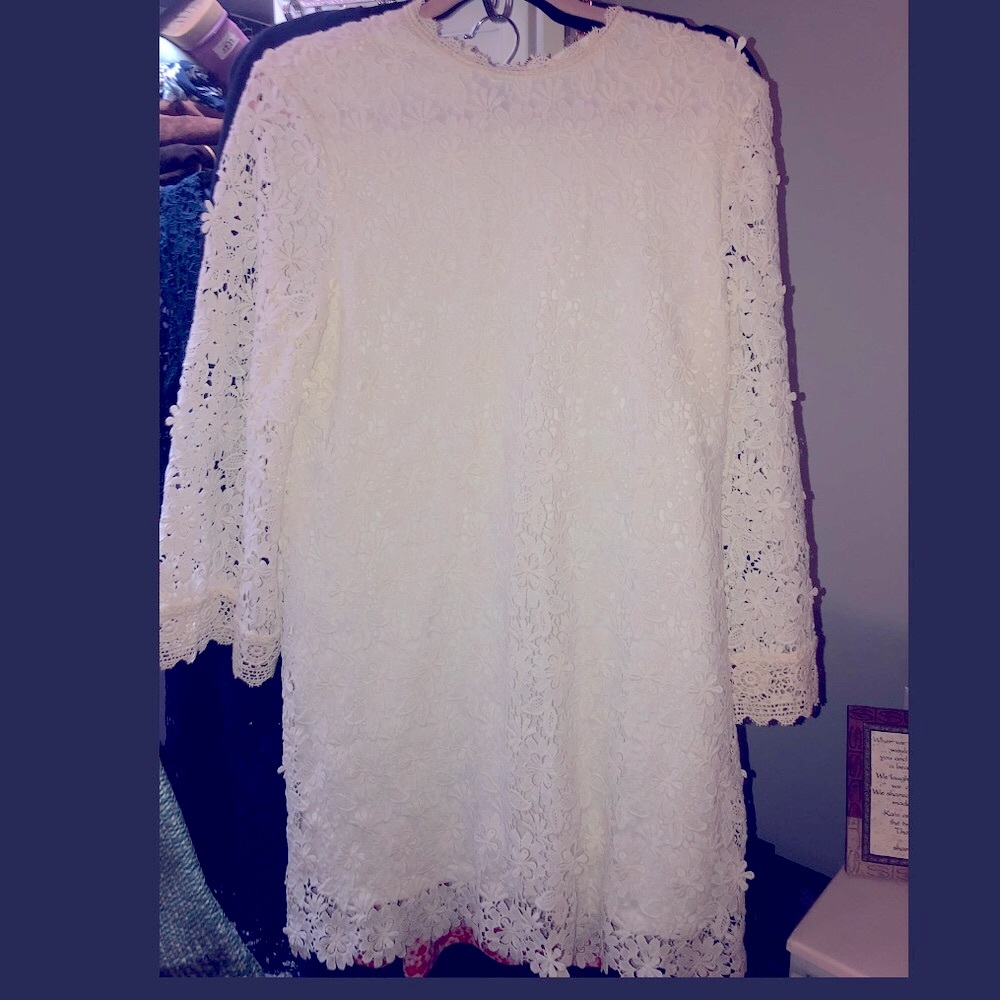 Beautiful eyelet lace dress!